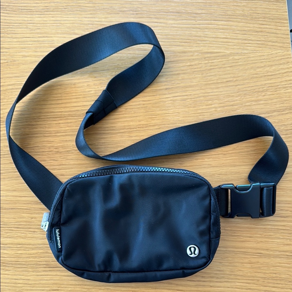lululemon athletica Black Belt Bag